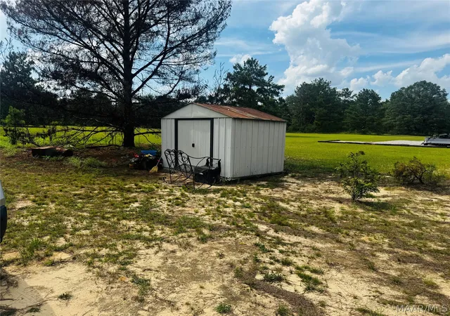 Photo 3 of Manufactured home for sale at 1739 County Rd 21 N, Prattville, AL 36067 | MLS# 588945 | Listing updated on 2026-09-04
