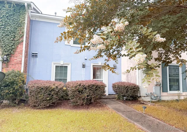Townhouse for sale at 2076 Rexford Rd, Montgomery, AL 36116 | MLS# 589030