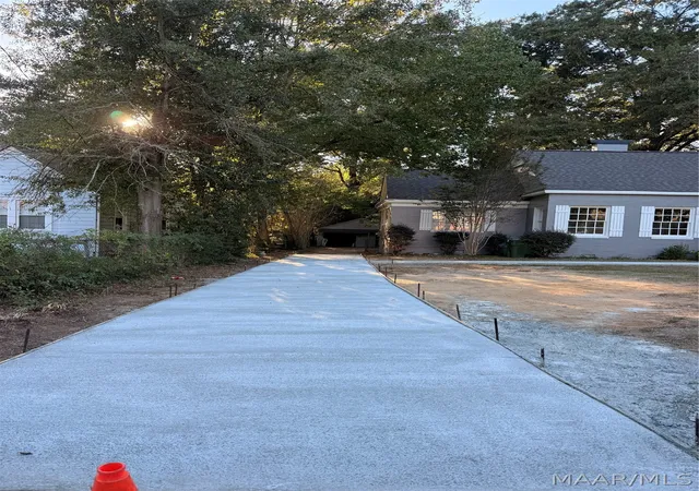 Photo 3 of Single family home for sale at 3318 Wilmington Rd, Montgomery, AL 36105 | MLS# 589038 | Listing updated on 2026-09-10