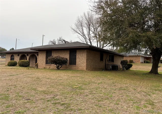 Photo 2 of Single family home for sale at 2300 Chappell St, Montgomery, AL 36108 | MLS# 589045 | Listing updated on 2026-09-02