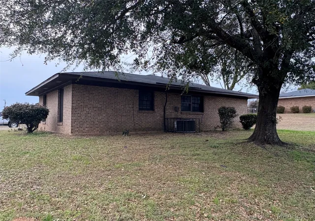 Photo 4 of Single family home for sale at 2300 Chappell St, Montgomery, AL 36108 | MLS# 589045 | Listing updated on 2026-09-02
