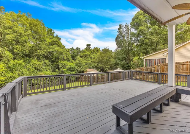 Photo 3 of Single family home for sale at 724 Silver Hills Dr, Prattville, AL 36066 | MLS# 588820 | Listing updated on 2026-09-30