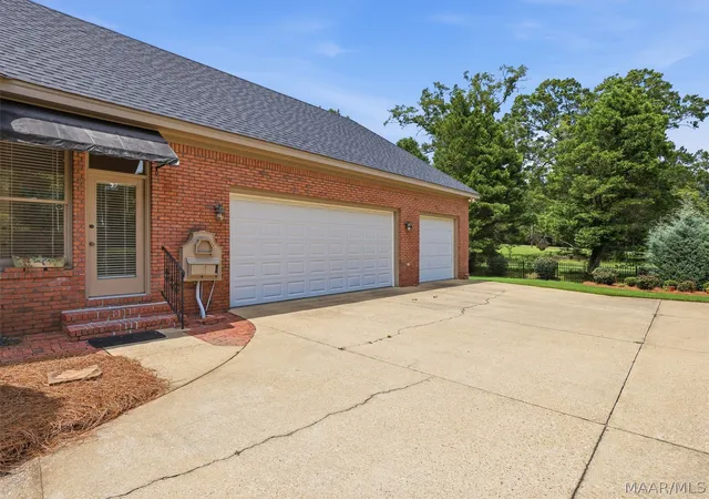 Photo 3 of Single family home for sale at 6243 Henley Way, Montgomery, AL 36117 | MLS# 588975 | Listing updated on 2026-09-02
