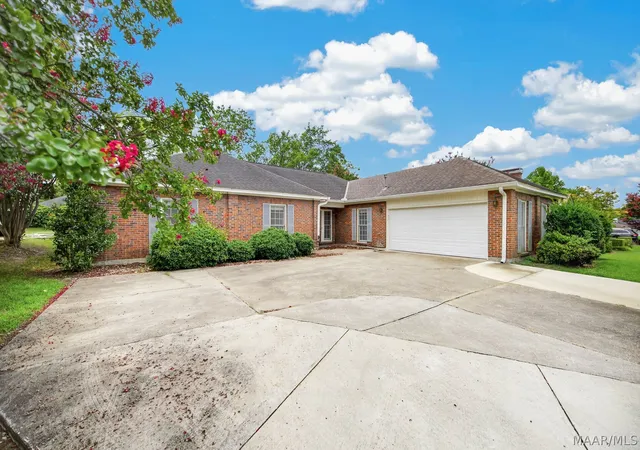 Photo 3 of Single family home for sale at 3144 Hemon Rd, Montgomery, AL 36106 | MLS# 589058 | Listing updated on 2026-09-10