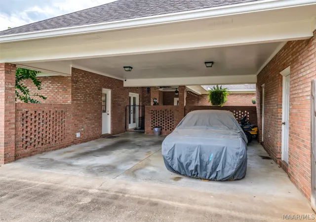 Photo 3 of Single family home for sale at 600 Pimblico Rd, Montgomery, AL 36109 | MLS# 589037 | Listing updated on 2026-09-02
