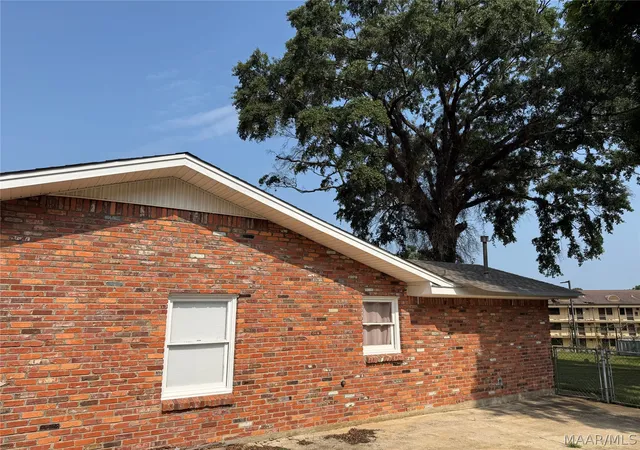 Photo 2 of Single family home for sale at 1342 Hillman St, Montgomery, AL 36109 | MLS# 589093 | Listing updated on 2026-09-05