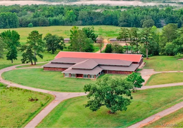 Photo 1 of Single family home for sale at 3695 Georgia Rd, Wetumpka, AL 36092 | MLS# 589121 | Listing updated on 2026-09-02