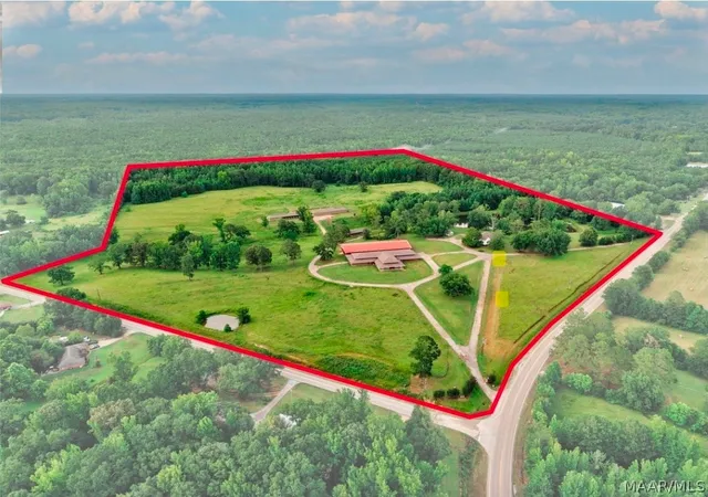 Photo 4 of Single family home for sale at 3695 Georgia Rd, Wetumpka, AL 36092 | MLS# 589121 | Listing updated on 2026-09-02