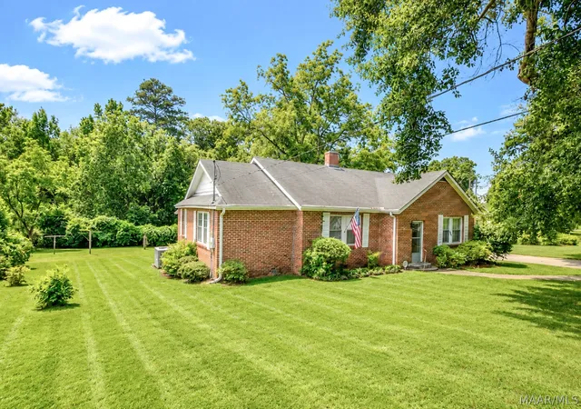 Photo 3 of Single family home for sale at 137 Pinehurst St, Tallassee, AL 36078 | MLS# 589098 | Listing updated on 2026-09-10