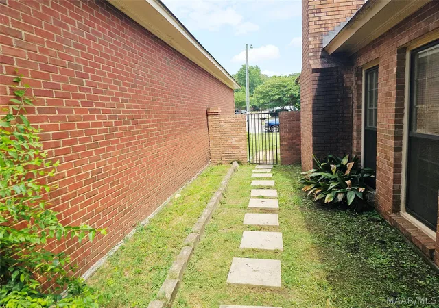 Photo 3 of Single family home for sale at 1816 Young Farm Rd, Montgomery, AL 36106 | MLS# 588762 | Listing updated on 2026-09-05