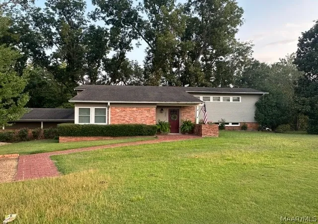 Photo 1 of Single family home for sale at 220 E Tuskeena St, Hayneville, AL 36040 | MLS# 589125 | Listing updated on 2026-09-10