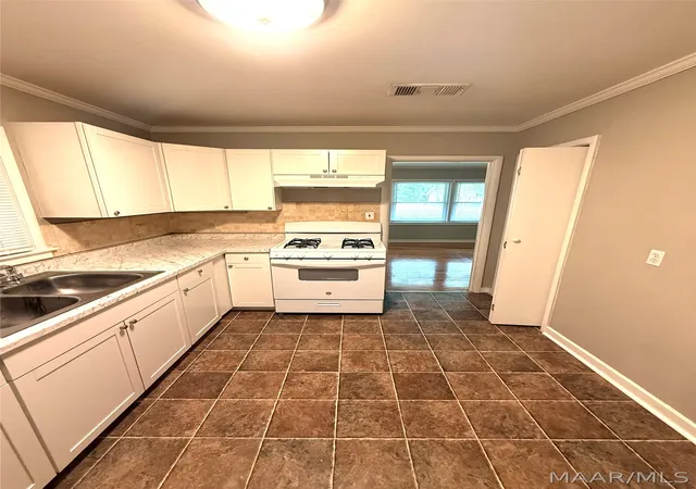 Photo 3 of Single family home for sale at 3247 Willow Ln Dr, Montgomery, AL 36109 | MLS# 589209 | Listing updated on 2026-09-04