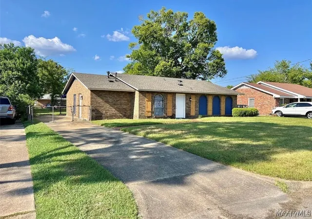 Single family home for sale at 307 Daman Dr, Montgomery, AL 36108 | MLS# 589220