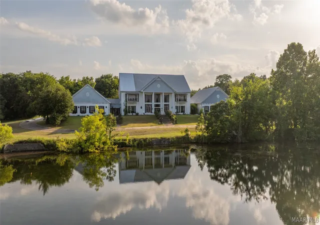 Photo 2 of Mansion for sale at 3166 Highway 80 E, Lowndesboro, AL 36752 | MLS# 589033 | Listing updated on 2026-09-25