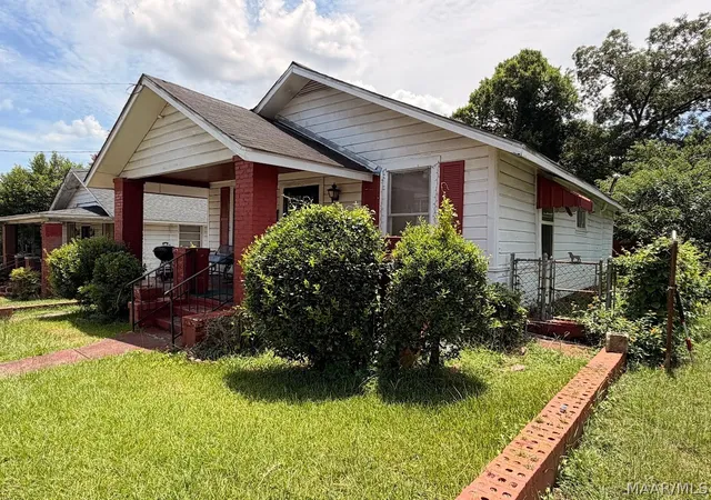 Photo 2 of Single family home for sale at 643 Emerson St, Montgomery, AL 36108 | MLS# 589238 | Listing updated on 2026-09-04
