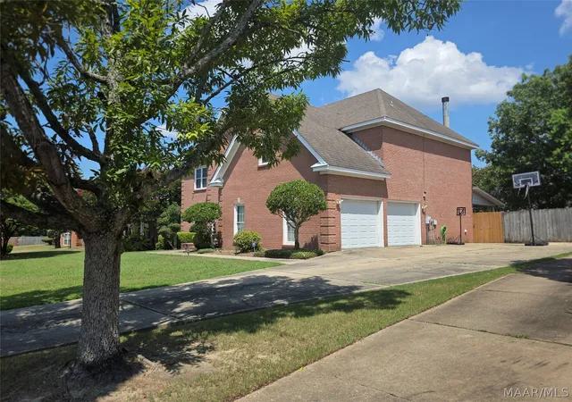 Photo 3 of Single family home for sale at 6421 Alred Ct, Montgomery, AL 36117 | MLS# 589325 | Listing updated on 2026-09-04