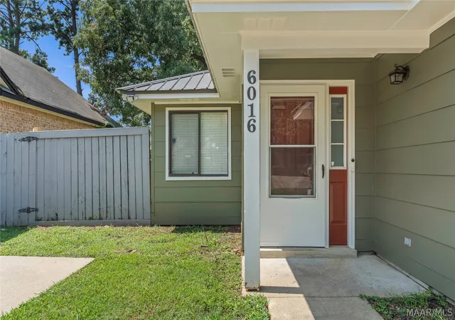 Photo 3 of Single family home for sale at 6016 Camelot Ct, Montgomery, AL 36117 | MLS# 589327 | Listing updated on 2026-09-11