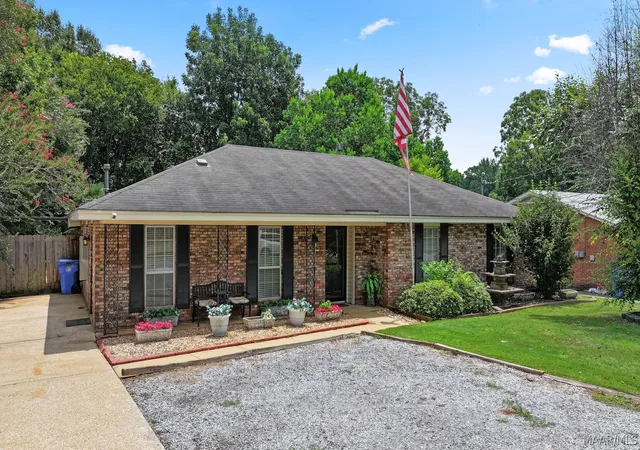 Photo 3 of Single family home for sale at 206 Sheila Blvd, Prattville, AL 36066 | MLS# 589350 | Listing updated on 2026-09-28