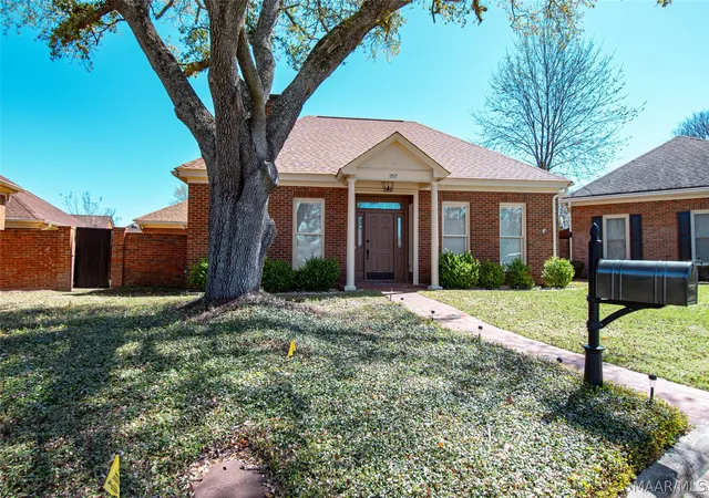 Photo 2 of Single family home for sale at 1517 Charleton Dr, Montgomery, AL 36106 | MLS# 589279 | Listing updated on 2026-09-08