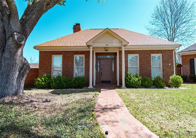 Photo 3 of Single family home for sale at 1517 Charleton Dr, Montgomery, AL 36106 | MLS# 589279 | Listing updated on 2026-09-08
