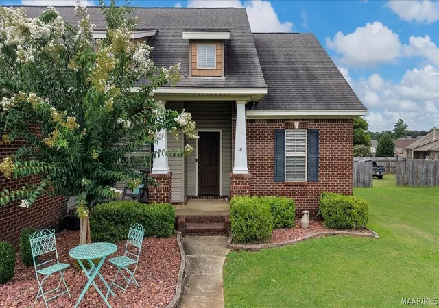 Photo 3 of Single family home for sale at 34 Village Way Ct, Wetumpka, AL 36093 | MLS# 589354 | Listing updated on 2026-09-02
