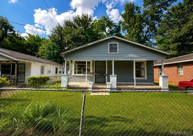 Single family home for sale at 726 Alexander St, Montgomery, AL 36108 | MLS# 589431