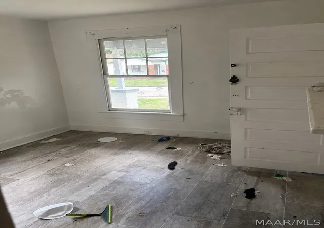 Photo 3 of Single family home for sale at 726 Alexander St, Montgomery, AL 36108 | MLS# 589431 | Listing updated on 2026-09-03