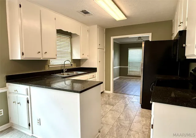 Photo 4 of Single family home for sale at 5733 Neely Ln, Montgomery, AL 36116 | MLS# 589393 | Listing updated on 2026-09-10