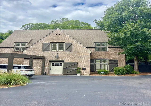 Photo 2 of Single family home for sale at 529 Cloverdale Rd, Montgomery, AL 36106 | MLS# 589223 | Listing updated on 2026-08-29