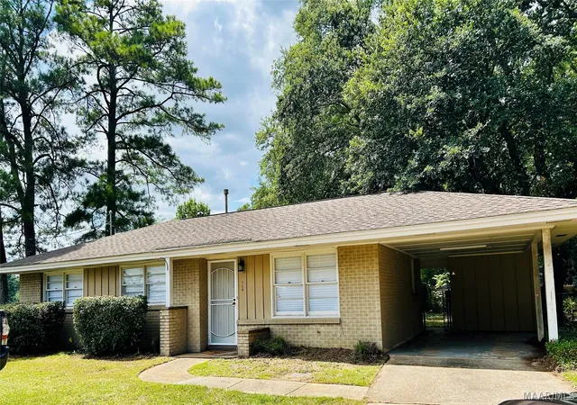 Photo 1 of Single family home for sale at 718 Perry Hl Rd, Montgomery, AL 36109 | MLS# 589441 | Listing updated on 2026-09-02