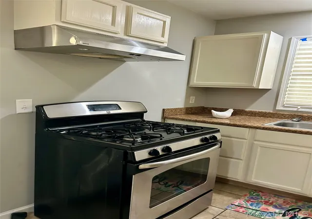 Photo 4 of Single family home for sale at 718 Perry Hl Rd, Montgomery, AL 36109 | MLS# 589441 | Listing updated on 2026-09-02