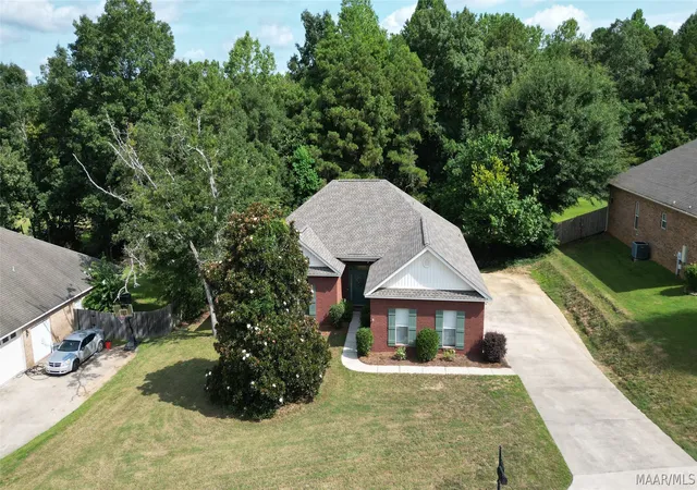 Photo 4 of Single family home for sale at 716 Pinetuckett Pkwy, Deatsville, AL 36022 | MLS# 589465 | Listing updated on 2026-09-22