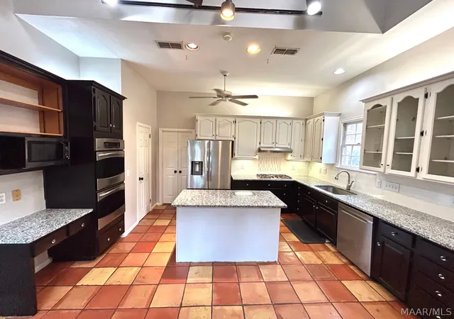 Photo 3 of Single family home for sale at 249 Charleston Ct S, Montgomery, AL 36117 | MLS# 589454 | Listing updated on 2026-09-05
