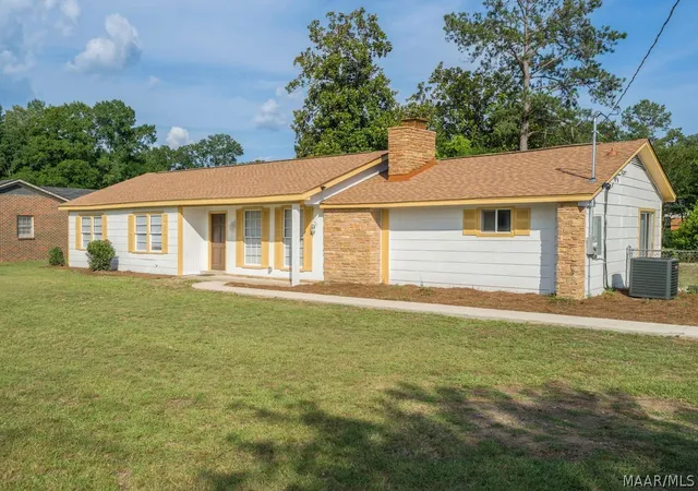 Photo 1 of Single family home for sale at 2005 W Dallas Ave, Selma, AL 36701 | MLS# 589505 | Listing updated on 2026-09-23