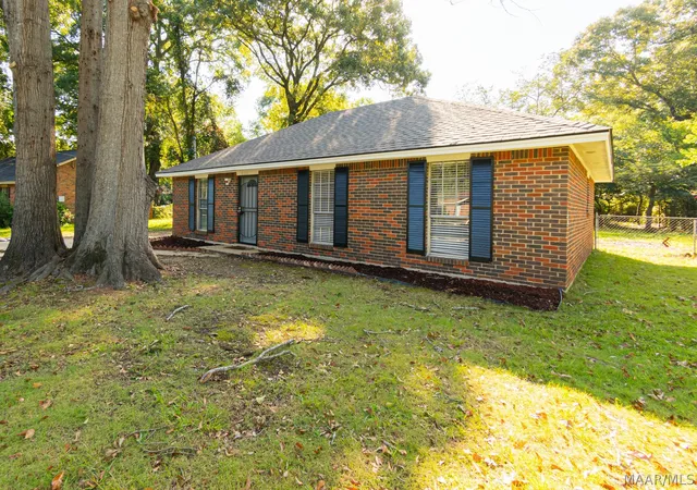Photo 2 of Single family home for sale at 6316 Pinebrook Dr, Montgomery, AL 36117 | MLS# 589496 | Listing updated on 2026-10-07