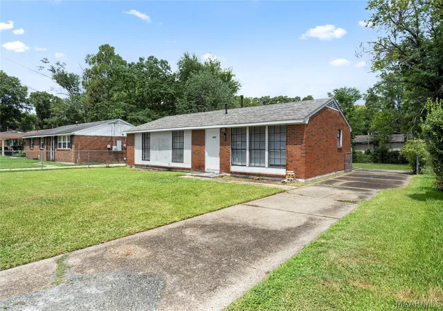Photo 2 of Single family home for sale at 4023 Colfax Dr, Montgomery, AL 36105 | MLS# 589520 | Listing updated on 2026-09-05