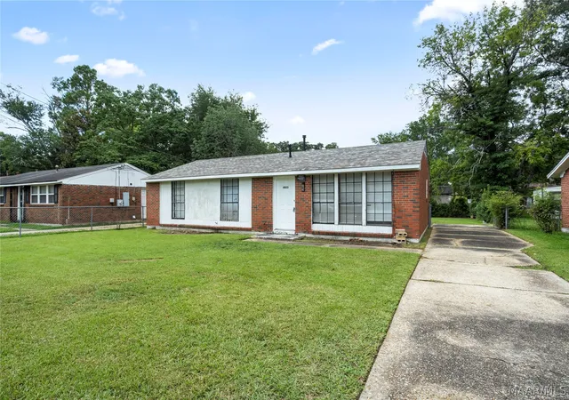 Photo 3 of Single family home for sale at 4023 Colfax Dr, Montgomery, AL 36105 | MLS# 589520 | Listing updated on 2026-09-05