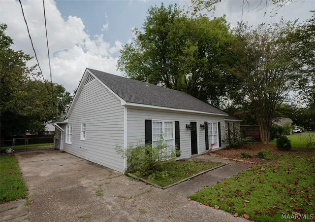 Photo 2 of Single family home for sale at 6817 Wampold Rd, Montgomery, AL 36116 | MLS# 589513 | Listing updated on 2026-09-04