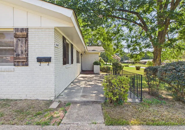 Photo 4 of Single family home for sale at 3543 Royal Crst Dr, Montgomery, AL 36109 | MLS# 589534 | Listing updated on 2026-09-10