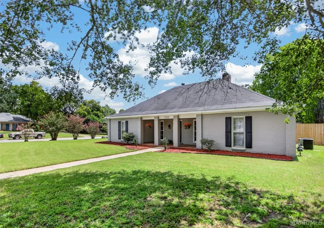 Photo 2 of Sale Pending at 2524 Wentworth Dr, Montgomery, AL 36106 | MLS# 589568 | Listing updated on 2026-10-06