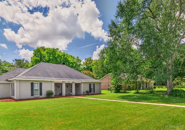 Photo 3 of Sale Pending at 2524 Wentworth Dr, Montgomery, AL 36106 | MLS# 589568 | Listing updated on 2026-10-06