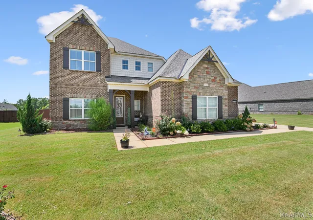Photo 3 of Single family home for sale at 491 Midland Dr, Wetumpka, AL 36093 | MLS# 589595 | Listing updated on 2026-09-10