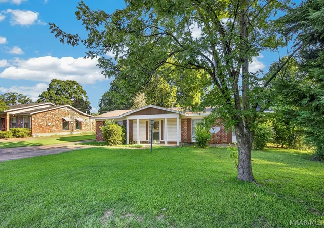 Photo 2 of Single family home for sale at 4351 Eastmont Dr, Montgomery, AL 36109 | MLS# 589511 | Listing updated on 2026-09-10