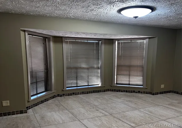 Photo 2 of Single family home for sale at 4001 Ware Hl Dr, Montgomery, AL 36109 | MLS# 589628 | Listing updated on 2026-09-02