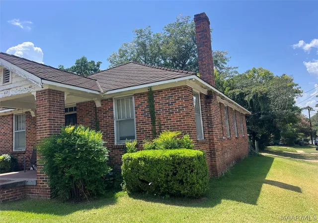 Photo 2 of Single family home for sale at 223 N Capitol Pkwy, Montgomery, AL 36107 | MLS# 589615 | Listing updated on 2026-09-02