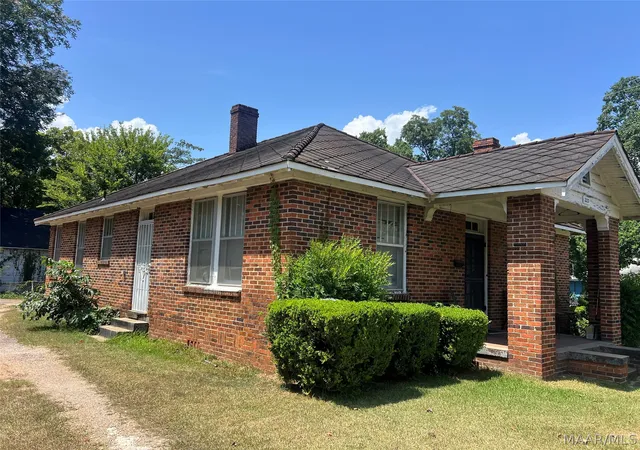 Photo 3 of Single family home for sale at 223 N Capitol Pkwy, Montgomery, AL 36107 | MLS# 589615 | Listing updated on 2026-09-02