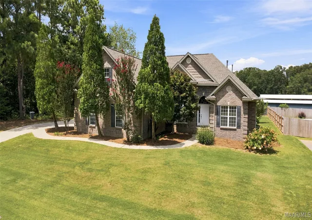 Photo 3 of Single family home for sale at 246 Kimrick Dr, Deatsville, AL 36022 | MLS# 589690 | Listing updated on 2026-10-05