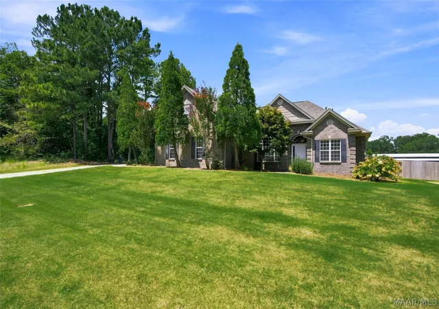 Photo 4 of Single family home for sale at 246 Kimrick Dr, Deatsville, AL 36022 | MLS# 589690 | Listing updated on 2026-10-05