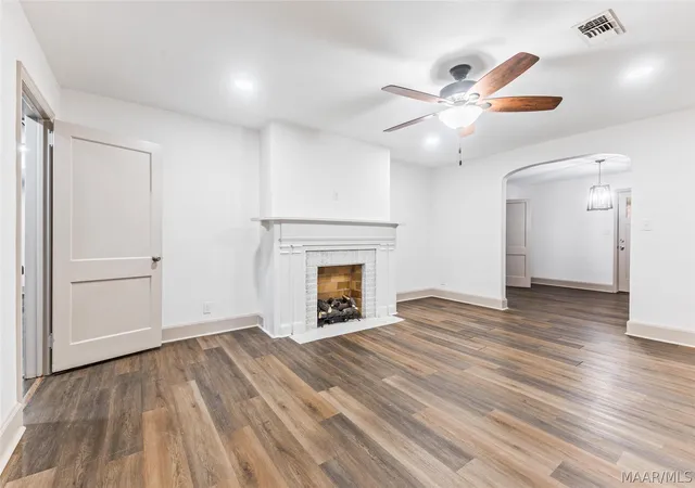 Photo 3 of Single family home for sale at 303 Alabama St, Wetumpka, AL 36092 | MLS# 589667 | Listing updated on 2026-10-02
