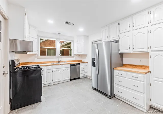Photo 3 of Single family home for sale at 303 Alabama St, Wetumpka, AL 36092 | MLS# 589667 | Listing updated on 2026-10-02